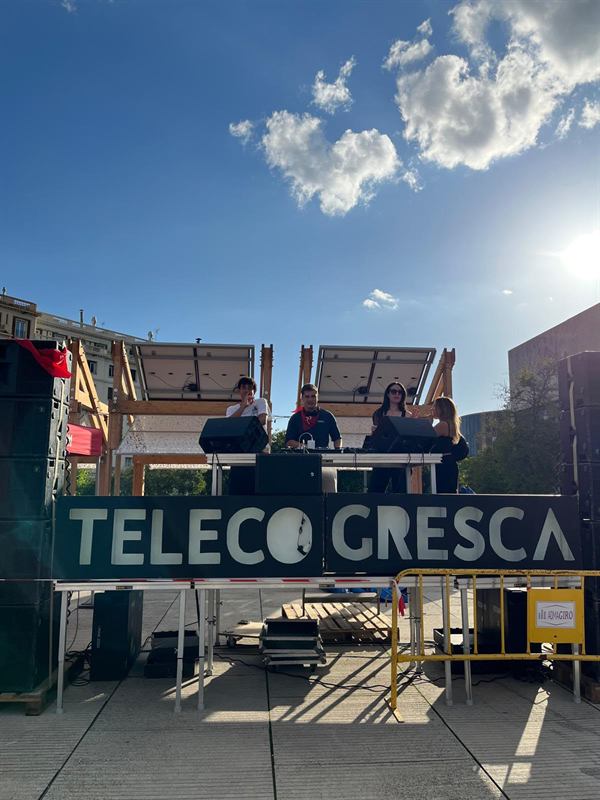 DJ Durán en el escenario de Telecogresca